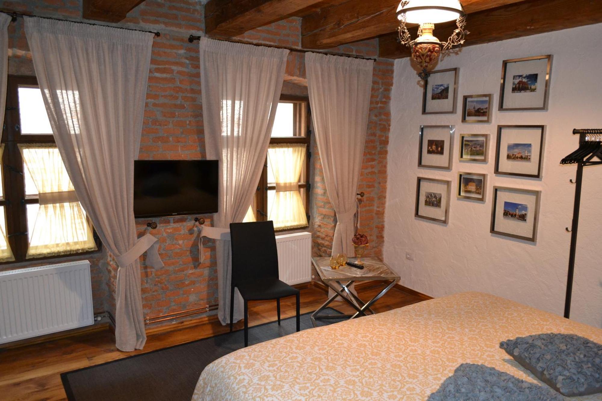 Casa Veche Aparthotel Brasov Bilik gambar