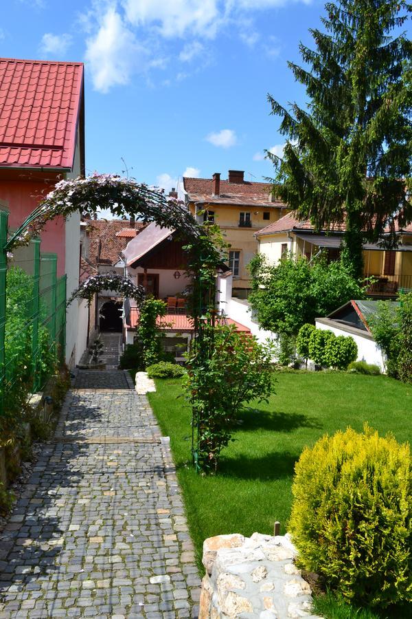 Casa Veche Aparthotel Brasov Luaran gambar