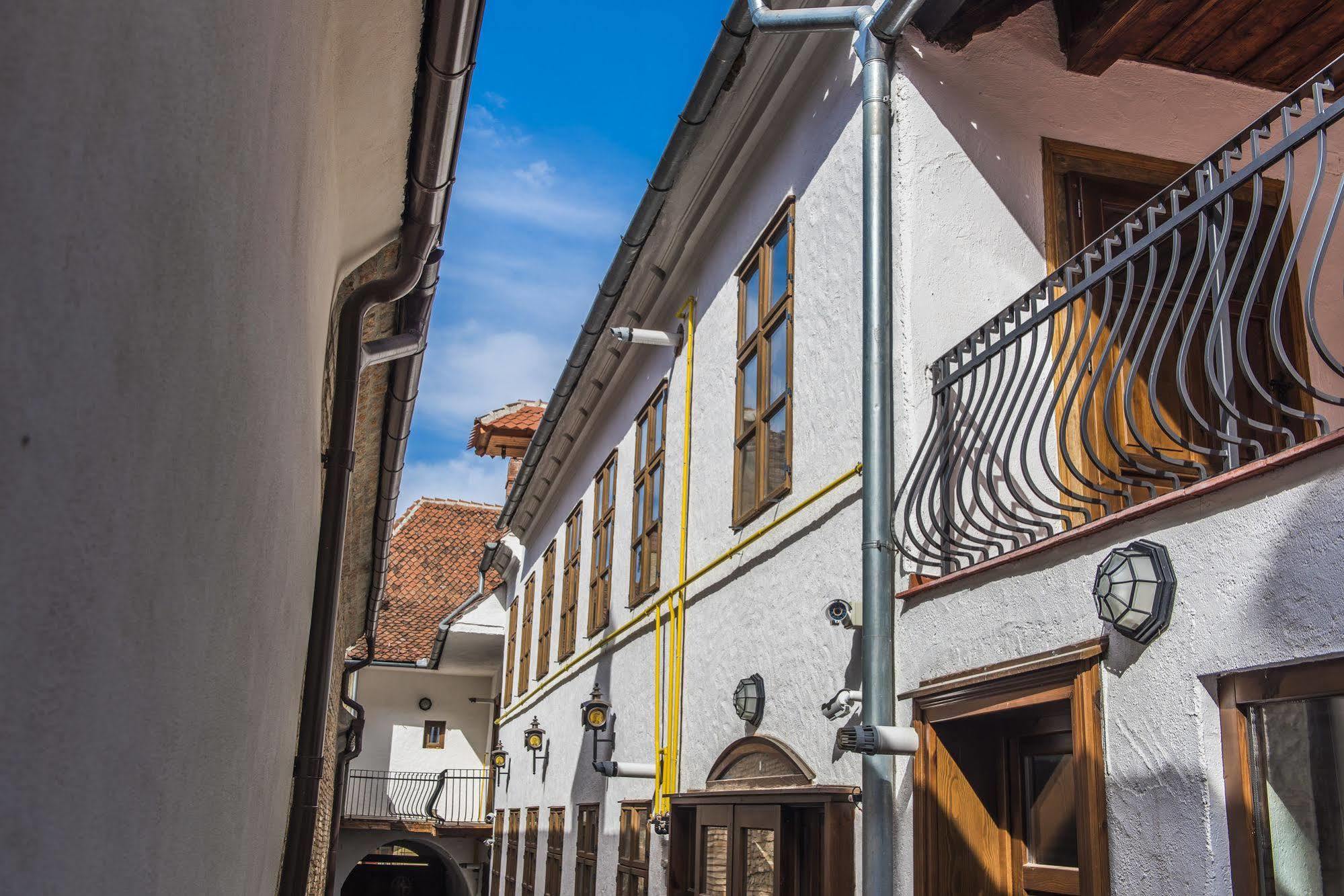 Casa Veche Aparthotel Brasov Luaran gambar